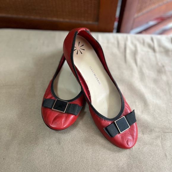 Isaac Mizrahi Medium Width Casual Flats - Picture 1 of 2